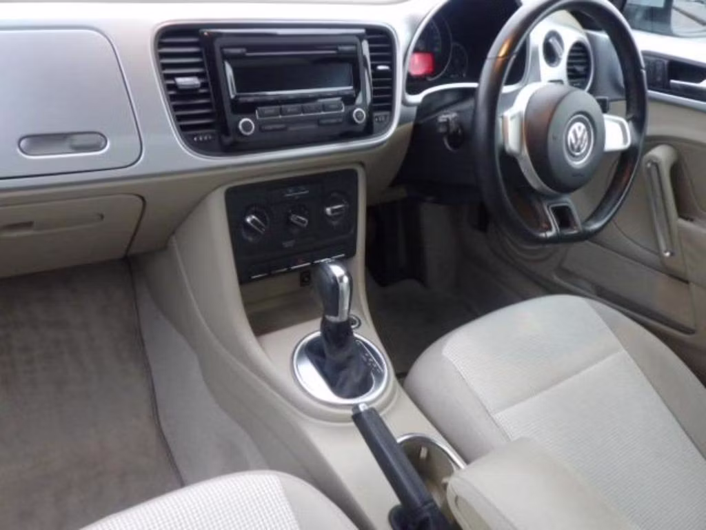 VOLKSWAGEN BEETLE