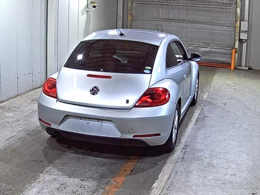 VOLKSWAGEN BEETLE