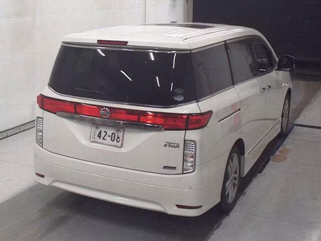 NISSAN ELGRAND