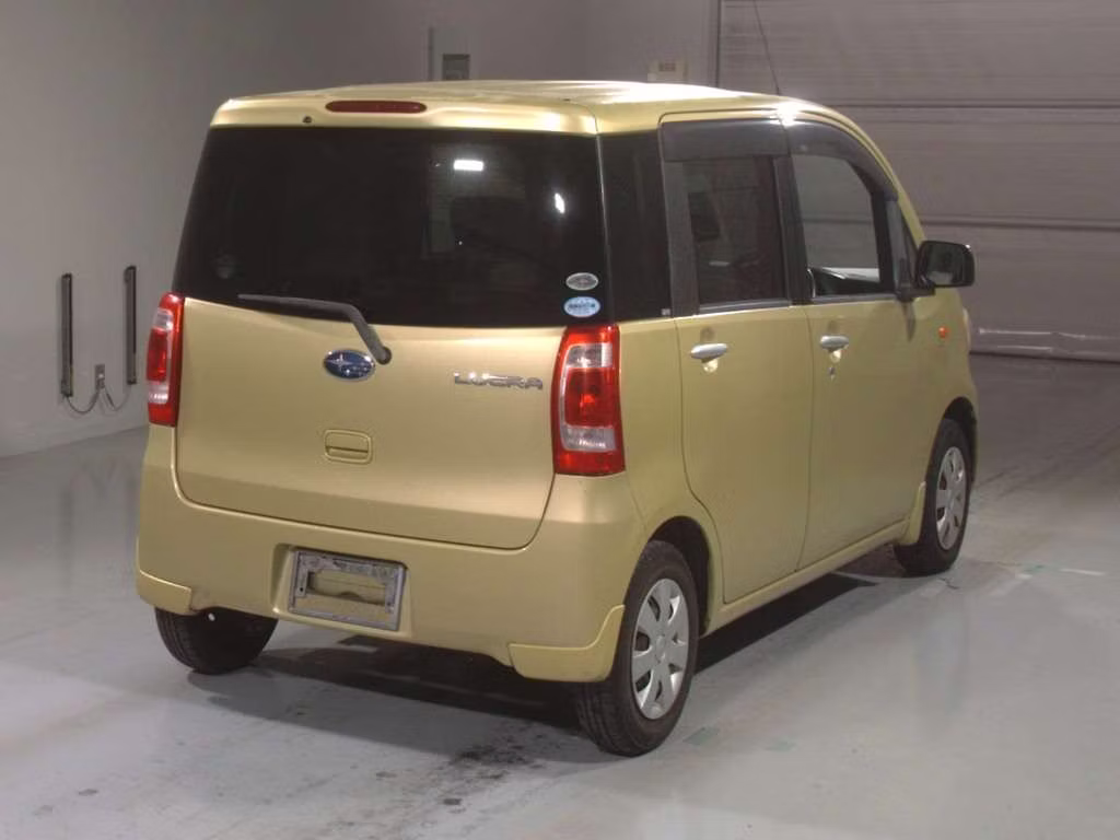 SUBARU LUCRA
