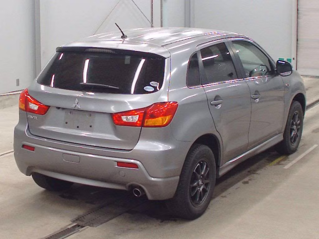 MITSUBISHI RVR