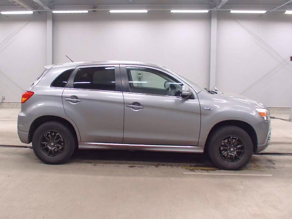 MITSUBISHI RVR