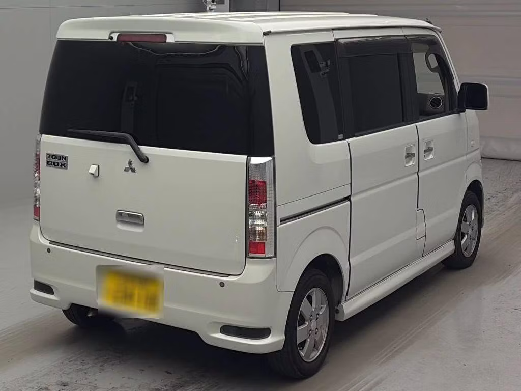MITSUBISHI TOWN BOX