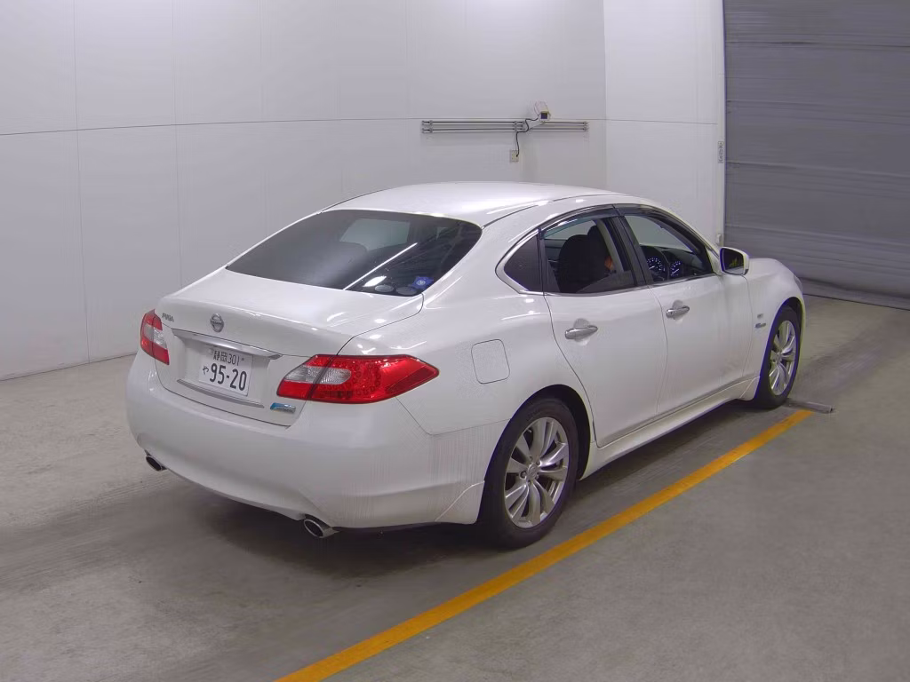 NISSAN FUGA