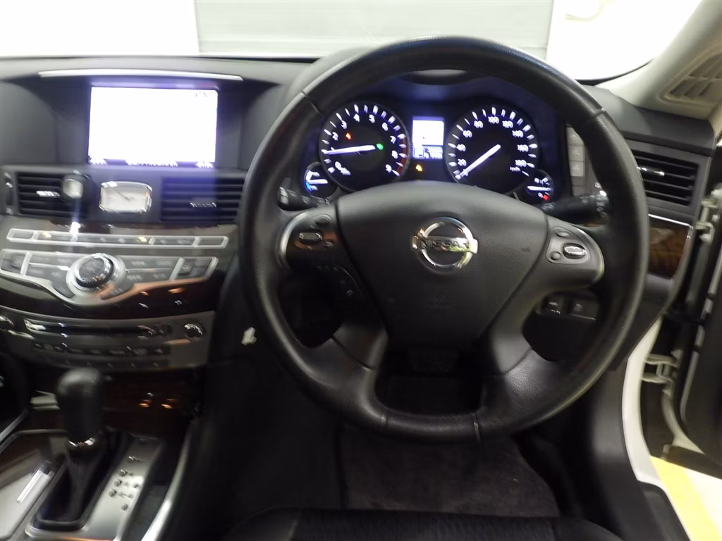 NISSAN FUGA