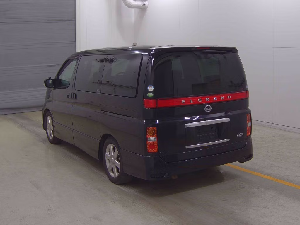 NISSAN ELGRAND