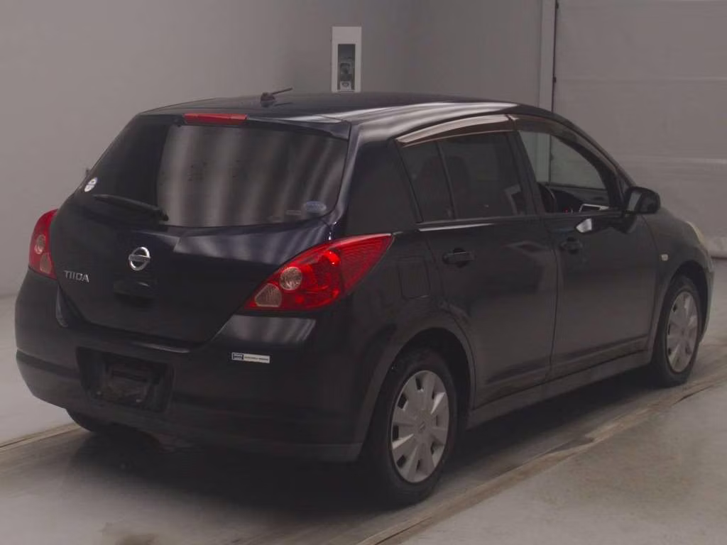 NISSAN TIIDA