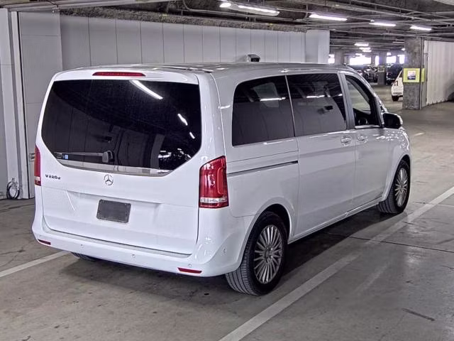 MERCEDES-BENZ V-CLASS