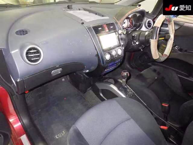 MITSUBISHI COLT