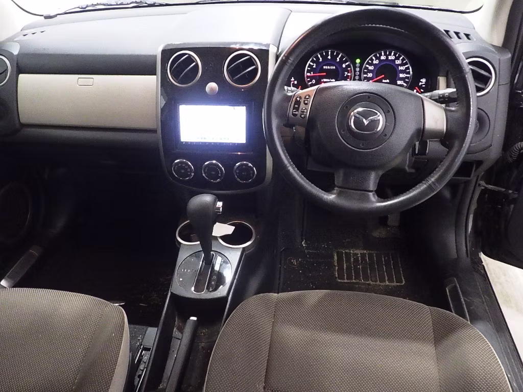 MAZDA VERISA