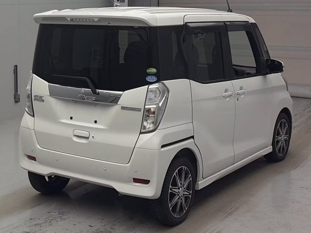 MITSUBISHI EK SPACE