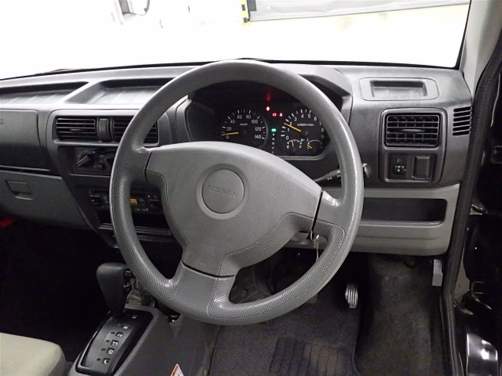 NISSAN CLIPPER