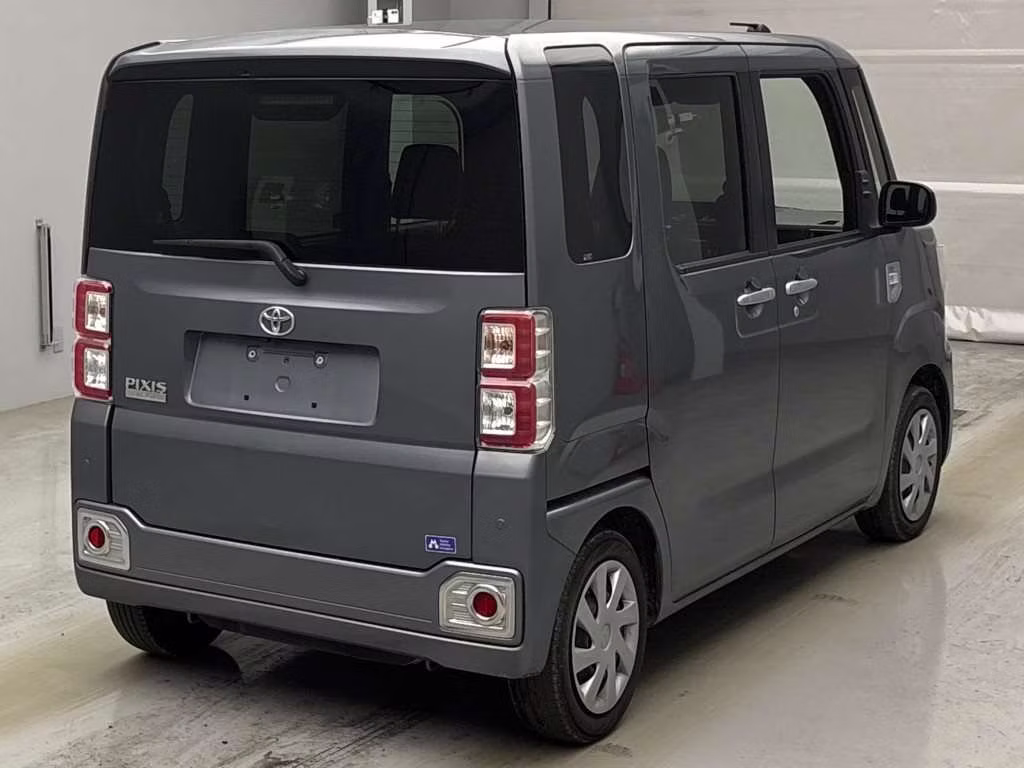 TOYOTA PIXIS MEGA
