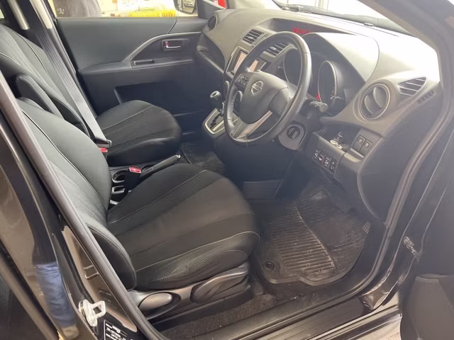 NISSAN LAFESTA