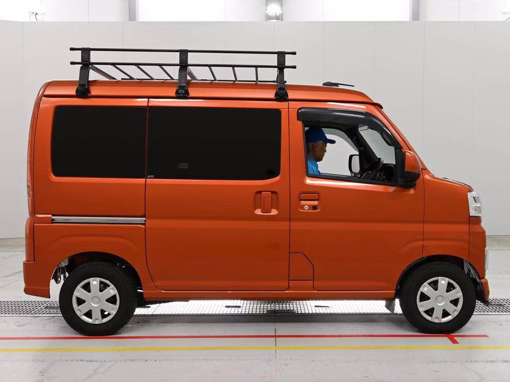 TOYOTA PIXIS VAN