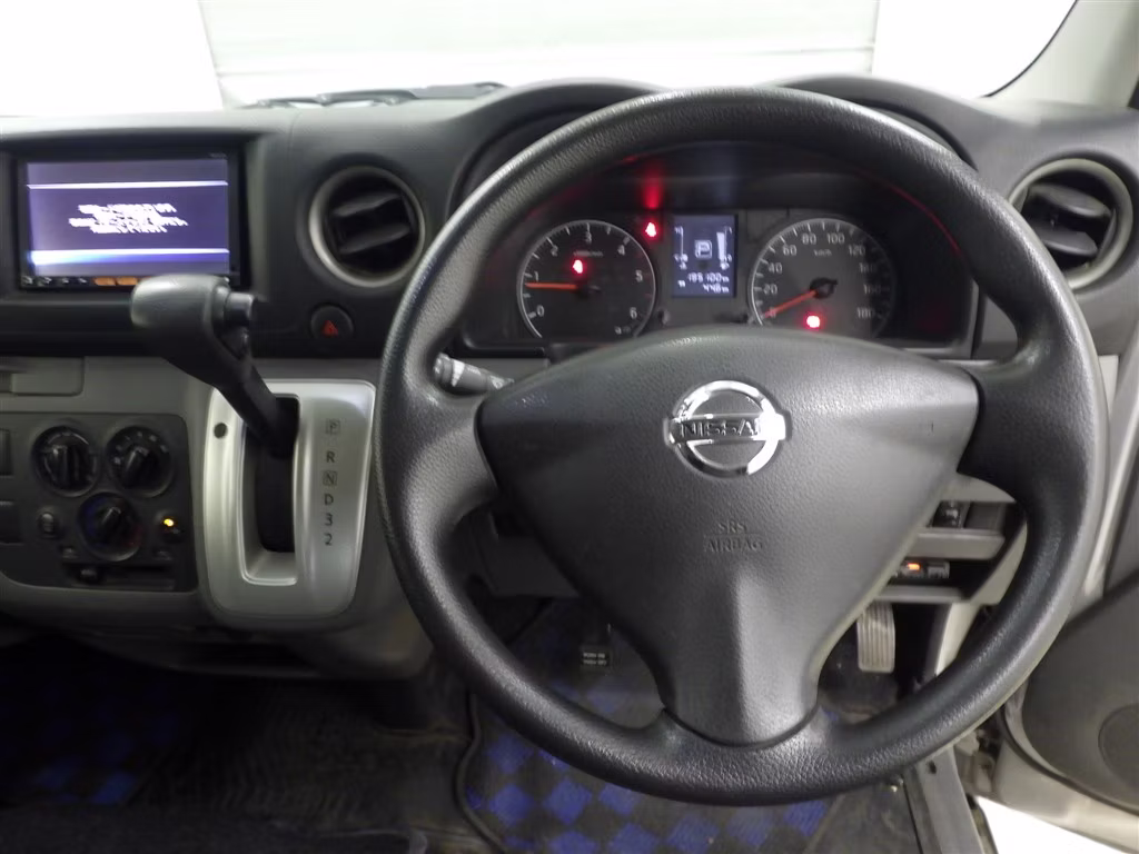 NISSAN NV350 CARAVAN