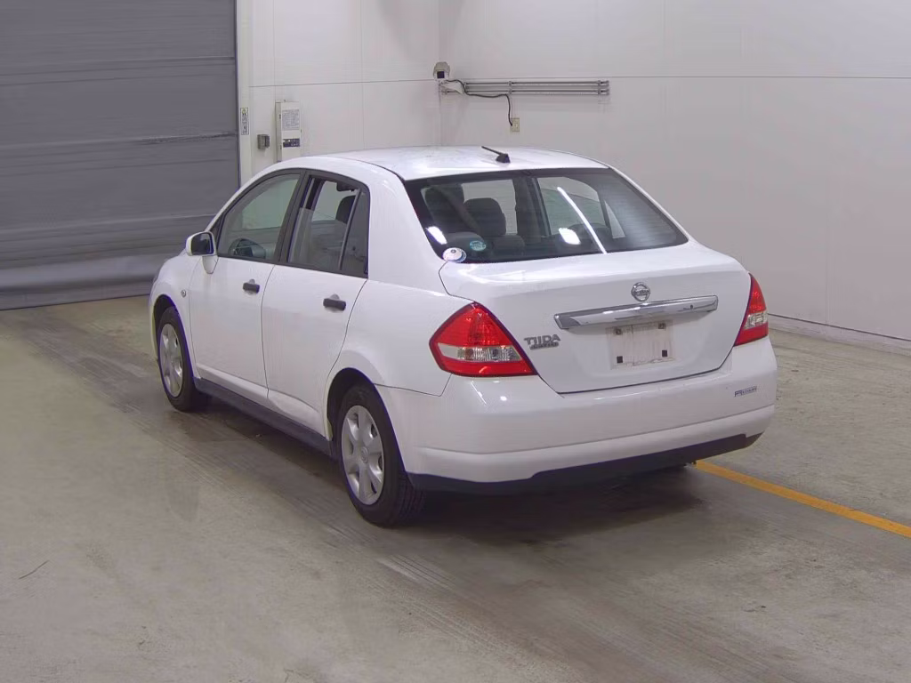 NISSAN TIIDA LATIO