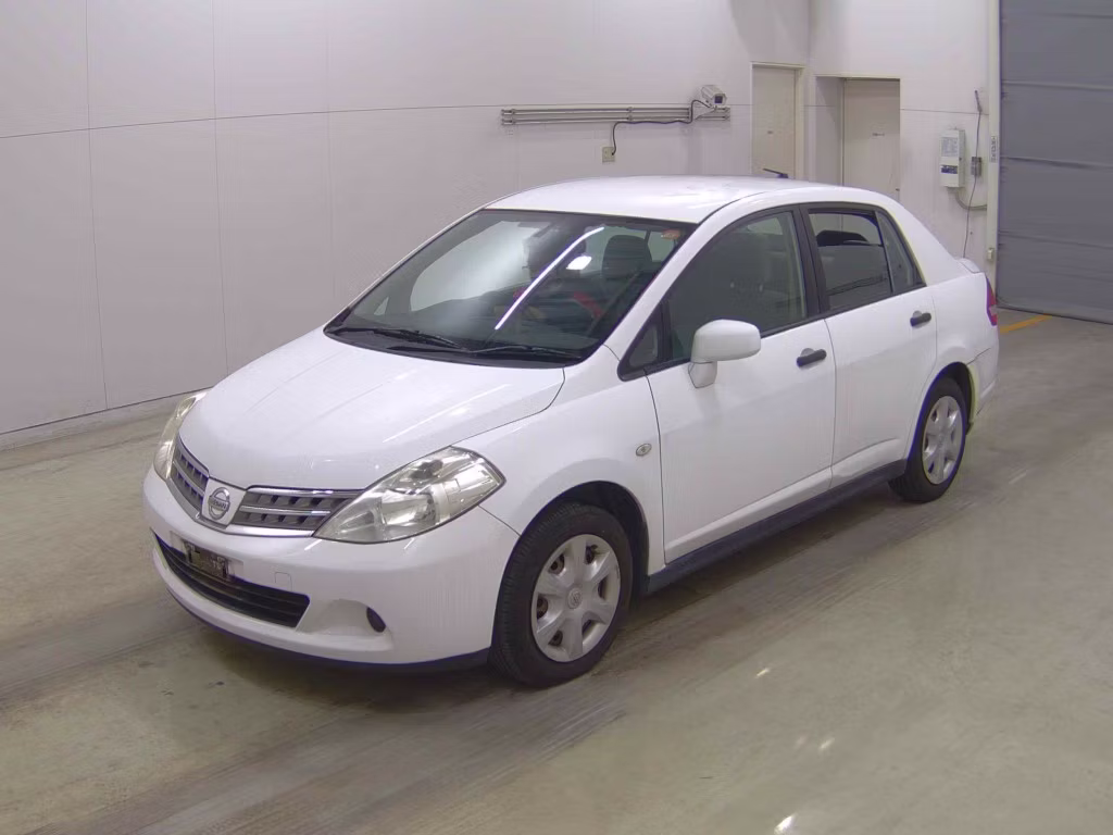 NISSAN TIIDA LATIO