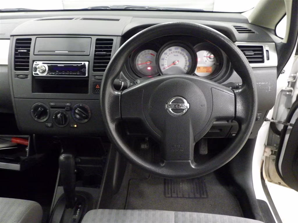NISSAN TIIDA LATIO