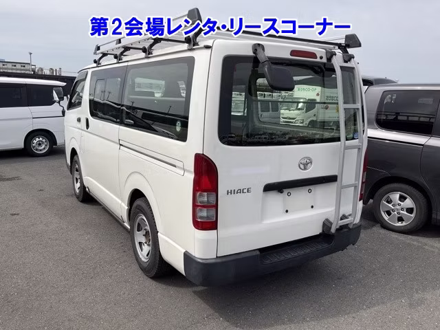 TOYOTA REGIUS ACE