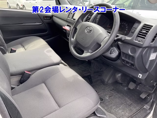 TOYOTA REGIUS ACE