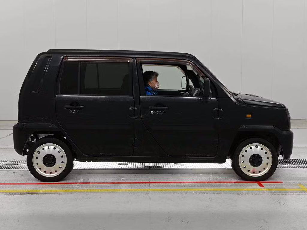 DAIHATSU NAKED