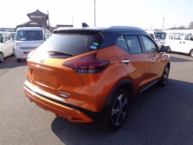 NISSAN KICKS