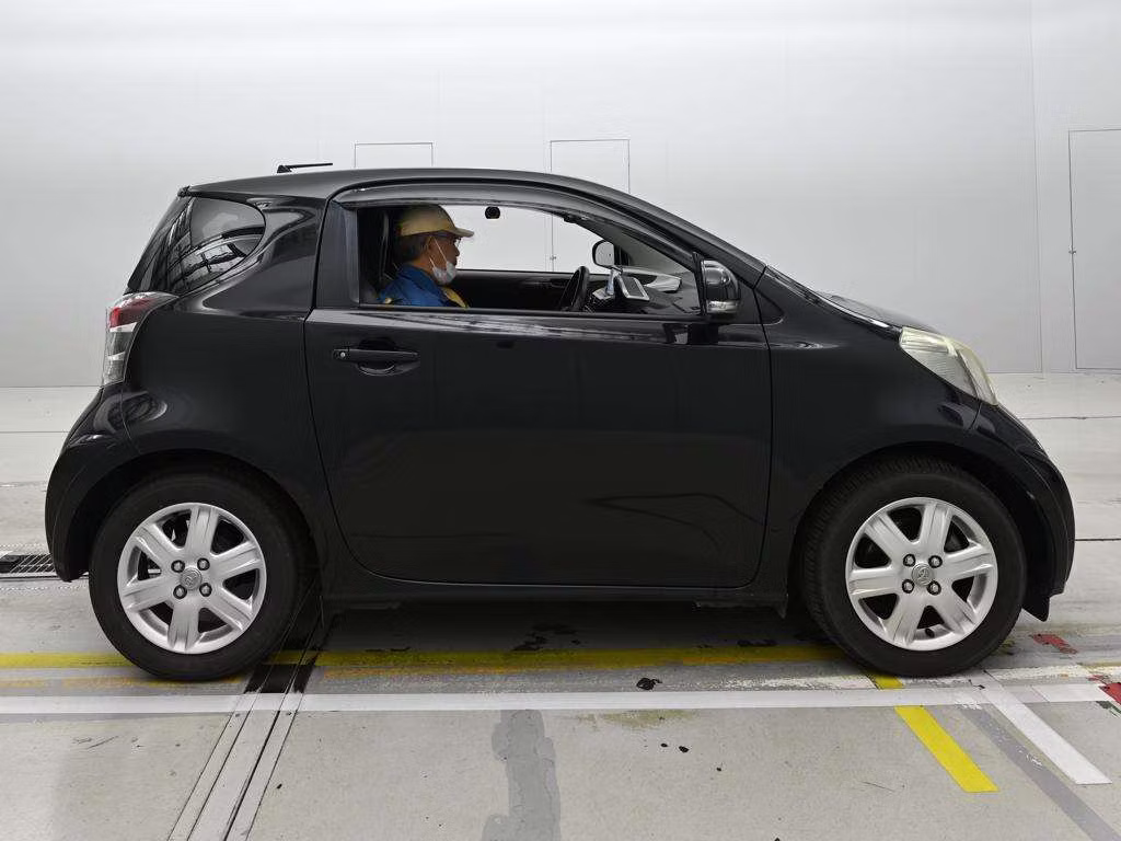 TOYOTA IQ