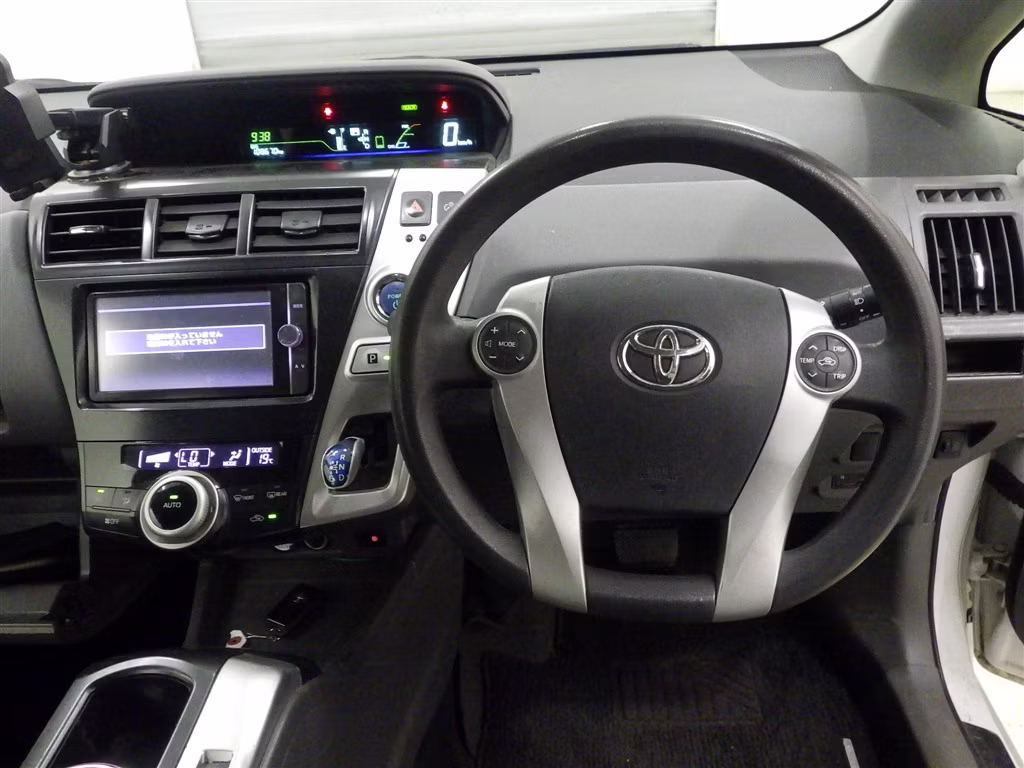 TOYOTA PRIUS ALPHA