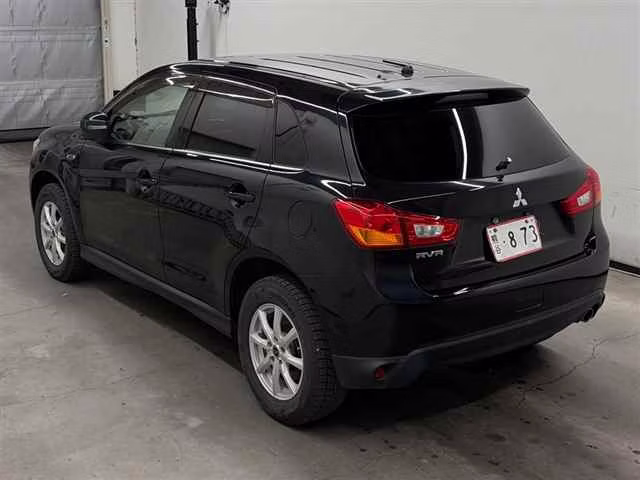MITSUBISHI RVR