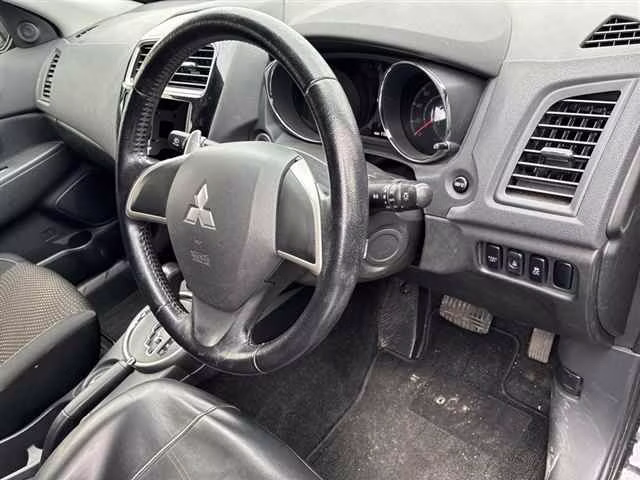 MITSUBISHI RVR