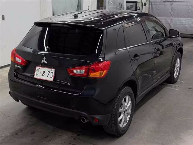 MITSUBISHI RVR