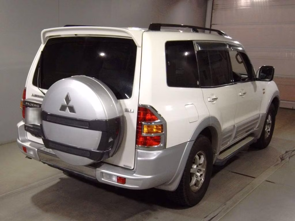 MITSUBISHI PAJERO
