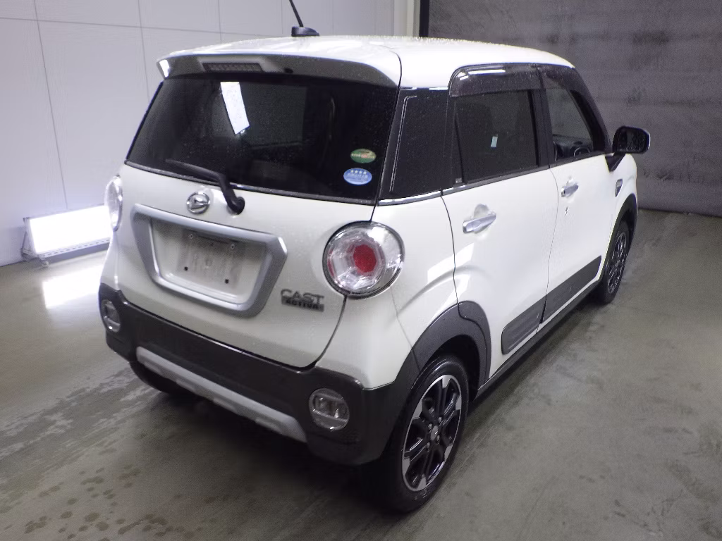 DAIHATSU CAST