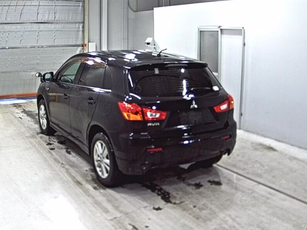MITSUBISHI RVR