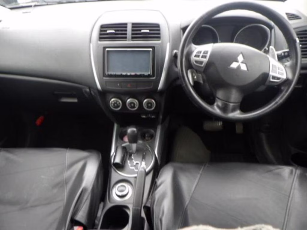 MITSUBISHI RVR