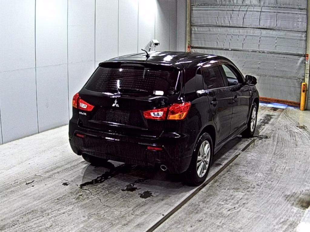 MITSUBISHI RVR