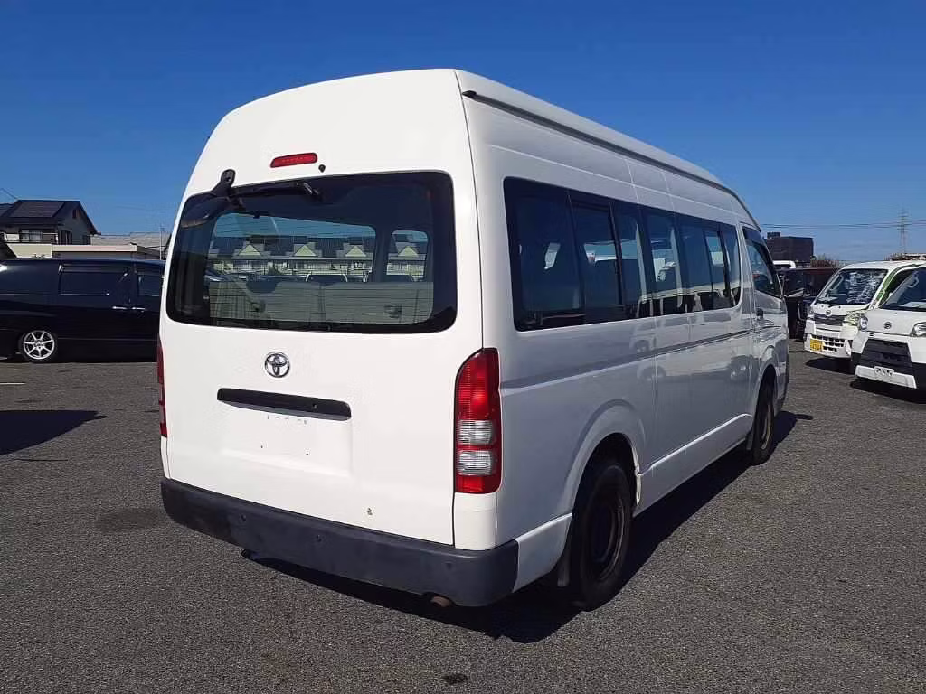 TOYOTA REGIUS ACE