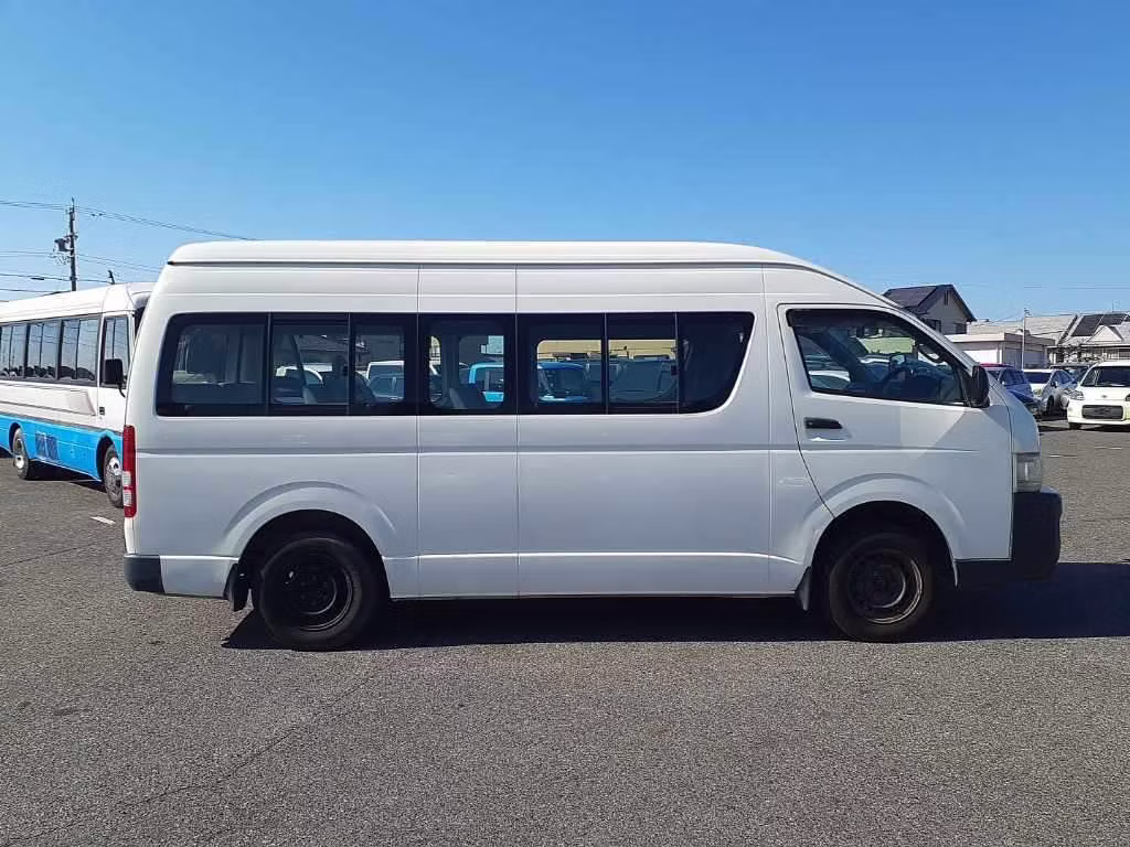TOYOTA REGIUS ACE