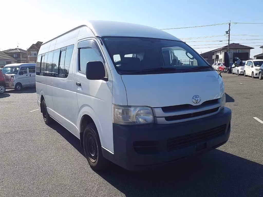 TOYOTA REGIUS ACE