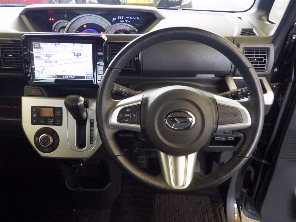 DAIHATSU WAKE