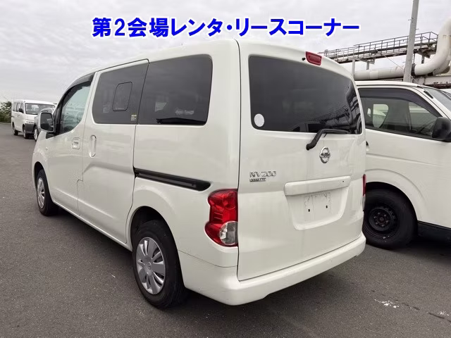 NISSAN NV200