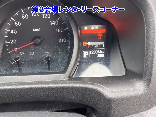 NISSAN NV200