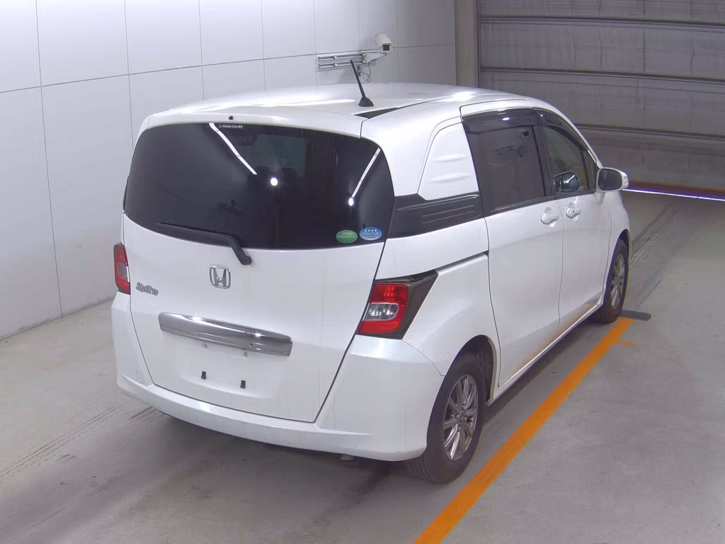 HONDA FREED SPIKE