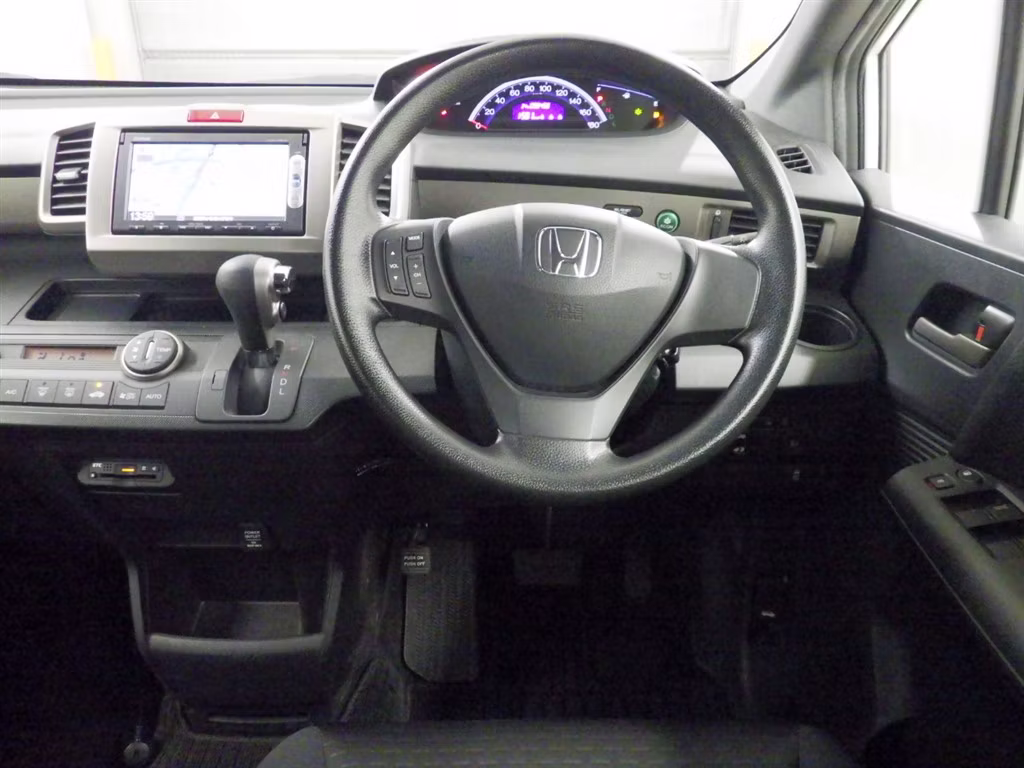 HONDA FREED SPIKE
