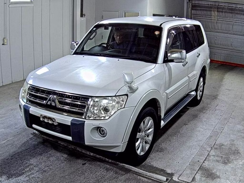 MITSUBISHI PAJERO