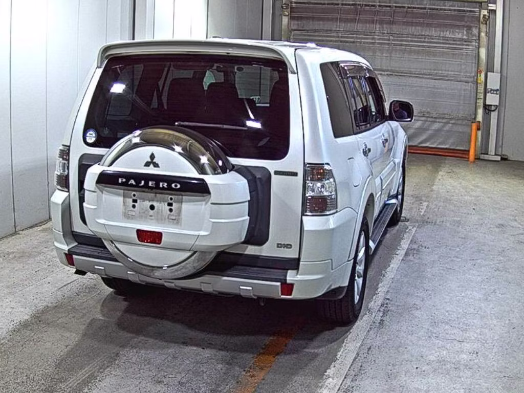 MITSUBISHI PAJERO