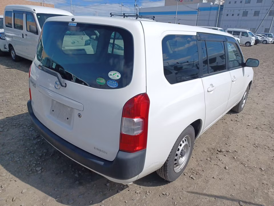 MAZDA FAMILIA