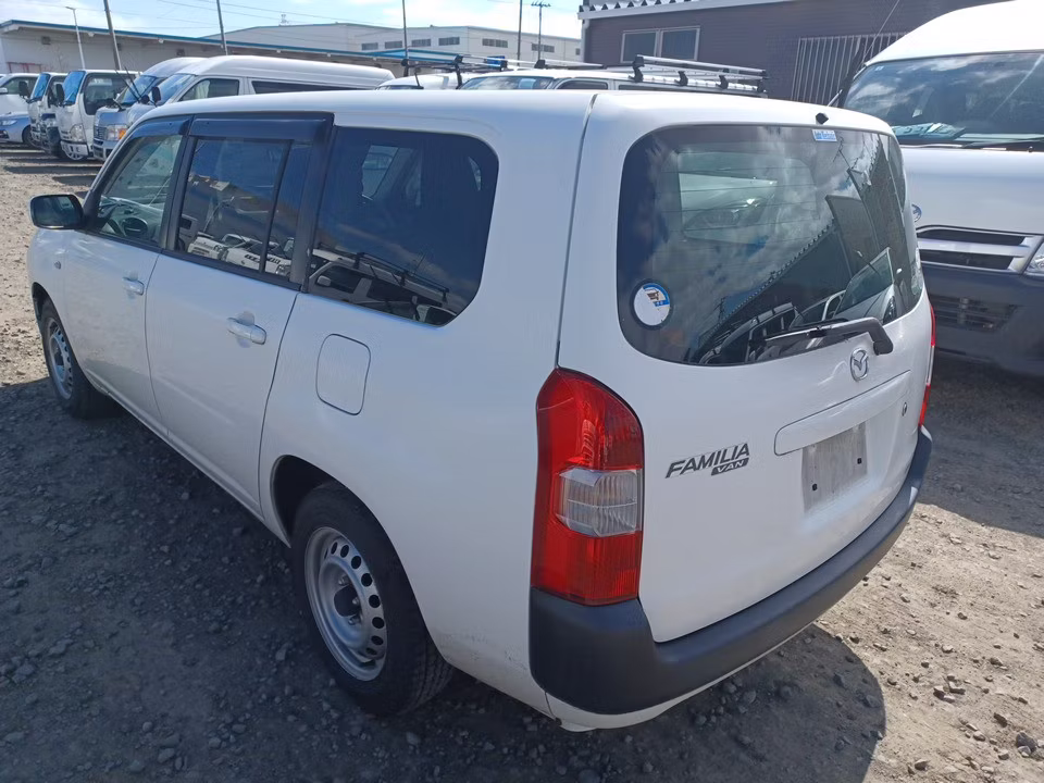 MAZDA FAMILIA