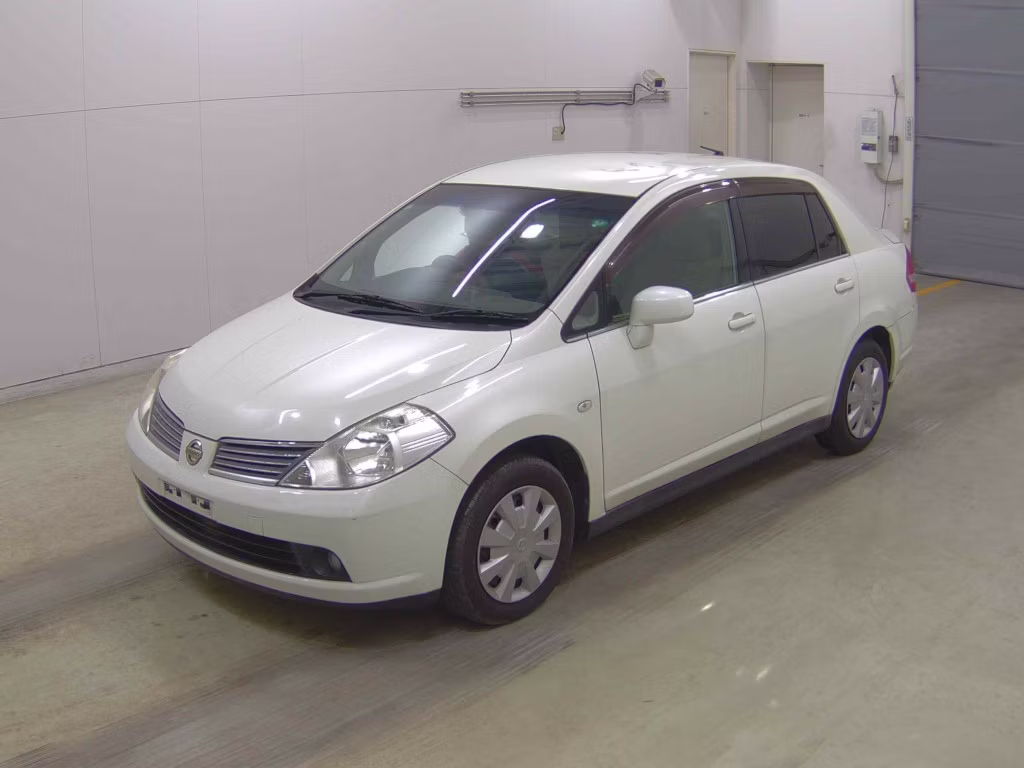 NISSAN TIIDA LATIO